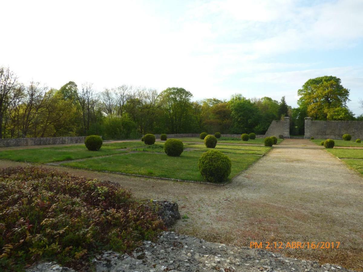 Chateau De Montrame Soisy-Bouy Exteriér fotografie